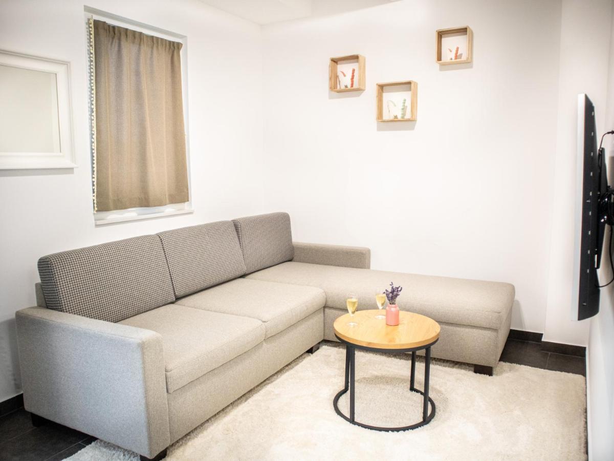 Halászi Ugo Apartman מראה חיצוני תמונה