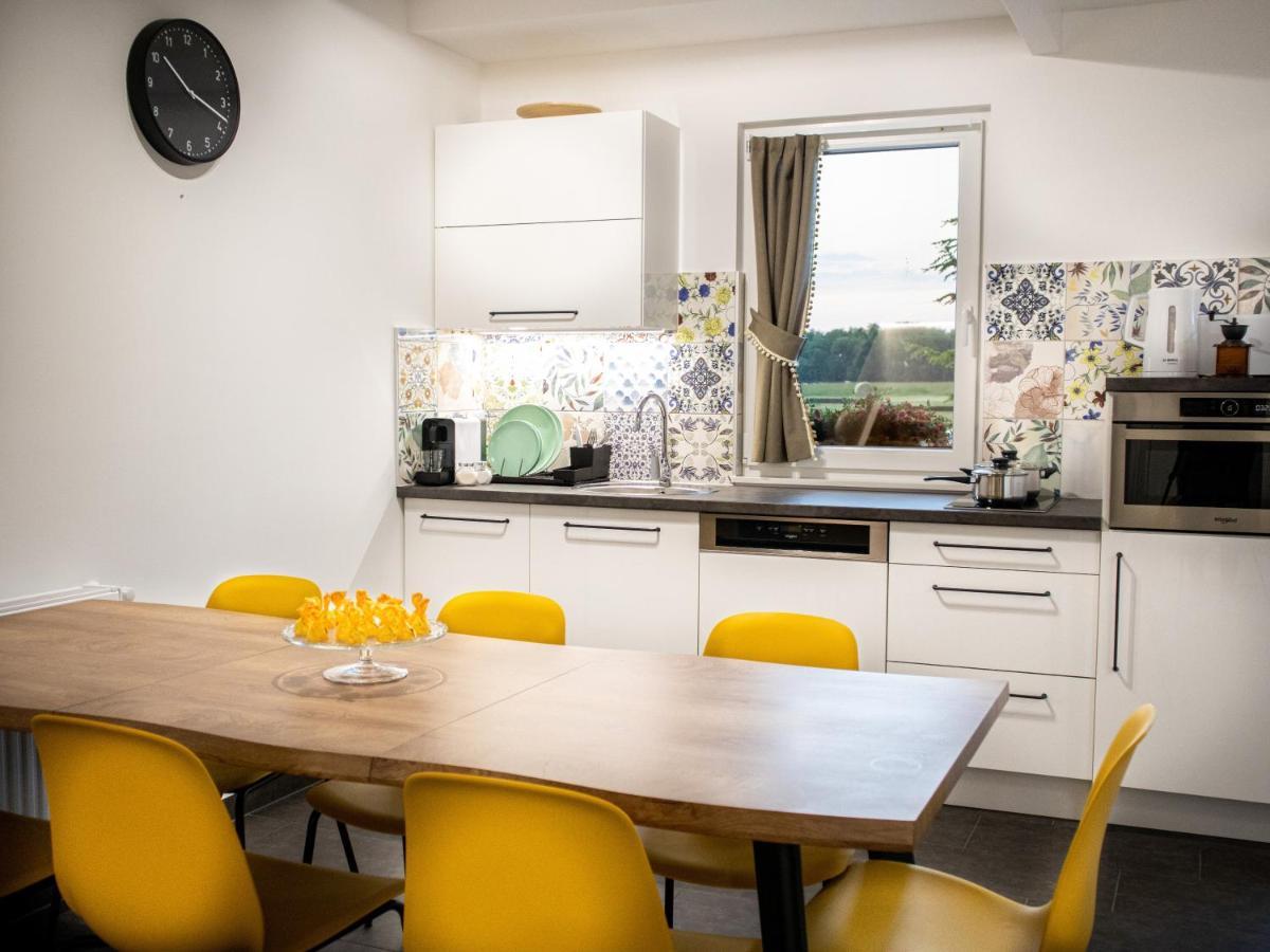 Halászi Ugo Apartman מראה חיצוני תמונה